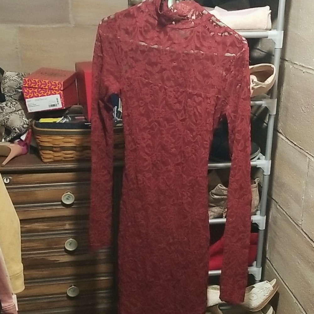 Lace open back high neck body con dress